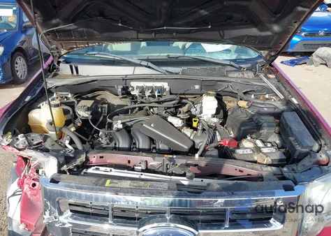 2008 Ford Escape Xlt z USA, uszkodzony, nr VIN 1FMCU93198KC13373